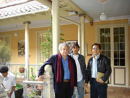 Juan Manuel Roca, Robinson Quintero y José Angel Leyva en Casa de Poesía Silva, en Bogotá